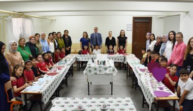 Edremit Belediyesi Anneler Günü’nde Anne ve Çocukları Buluşturdu