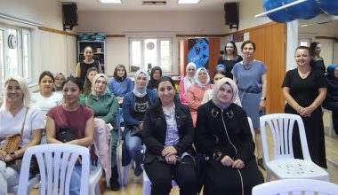 Kadınlara Eğitimler Devam Ediyor Kadınlara Eğitimler Devam Ediyor