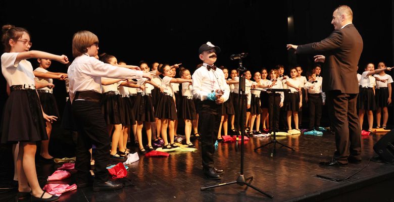 Bursa Nilüfer Çocuk ve Gençlik Korosundan Muhteşem Konser