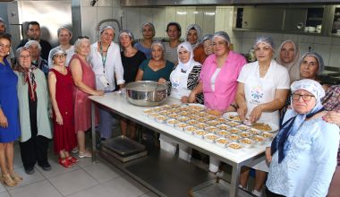 Kadınlar Aşure Atölyesinde Buluştu Kadınlar Aşure Atölyesinde Buluştu