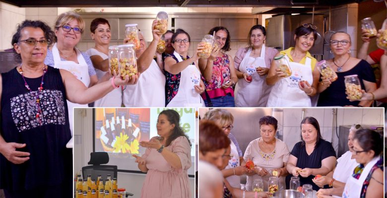 Çiğlili Kadınlar Doğal Sirke Yaptı
