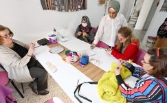 Atölyeler Kadınları Hayata Bağlıyor