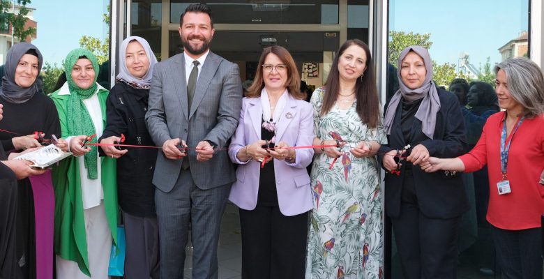 Çalılı Kadınlar El Emeklerini Sergiledi