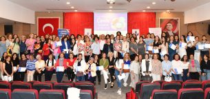 Kadınlar Dijital Dünyada Parlıyor