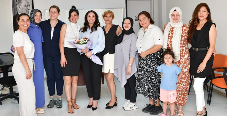 Kadın Kursiyerler Sertifikalarını Aldı