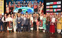 Altın Karagöz Halk Dansları Birincisi Bulgaristan