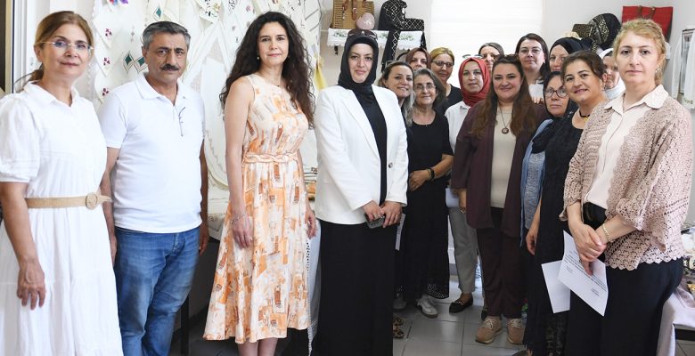Köylerde Açılan Kurslarla Kadınlar Sanat Öğreniyor