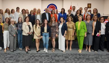 Kadınlar İzmir’den Ses Yükseltti
