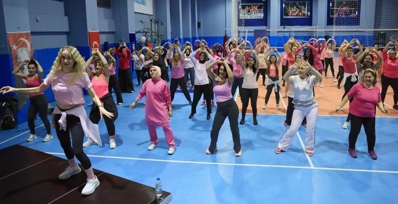 Belediye Kadınları Sporla Buluşturdu