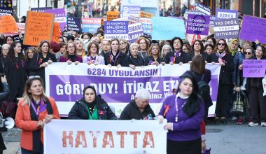 Kadınlar Hayatlarını Savunmak İçin Yürüdü