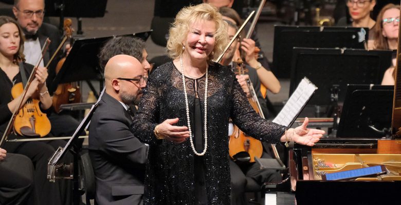 Gülsin Onay Eskişehir’i Büyüledi