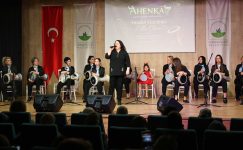 Anneler Kızlarıyla Aynı Sahnede Ritim Tuttu