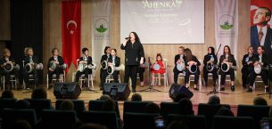 Anneler Kızlarıyla Aynı Sahnede Ritim Tuttu